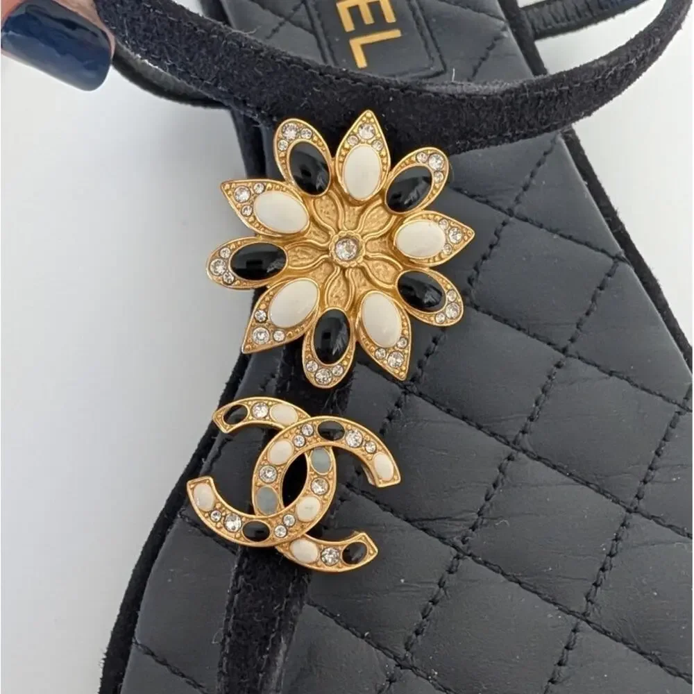 Chanel Thong Sandals G45025 Womens EU40/US9 Black/Gold Leather Strap Floral Logo